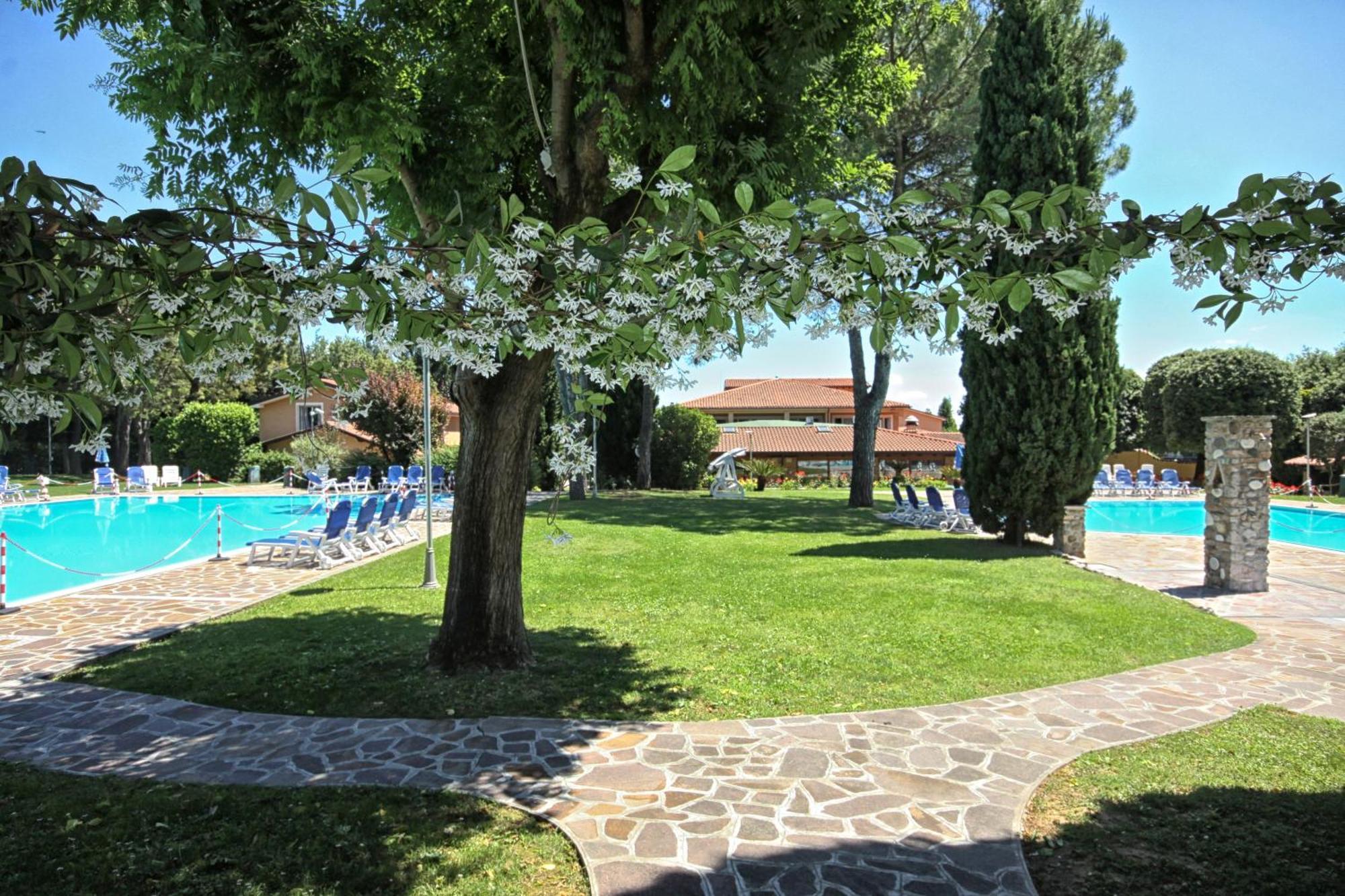 West Garda Hotel Padenghe sul Garda Ngoại thất bức ảnh